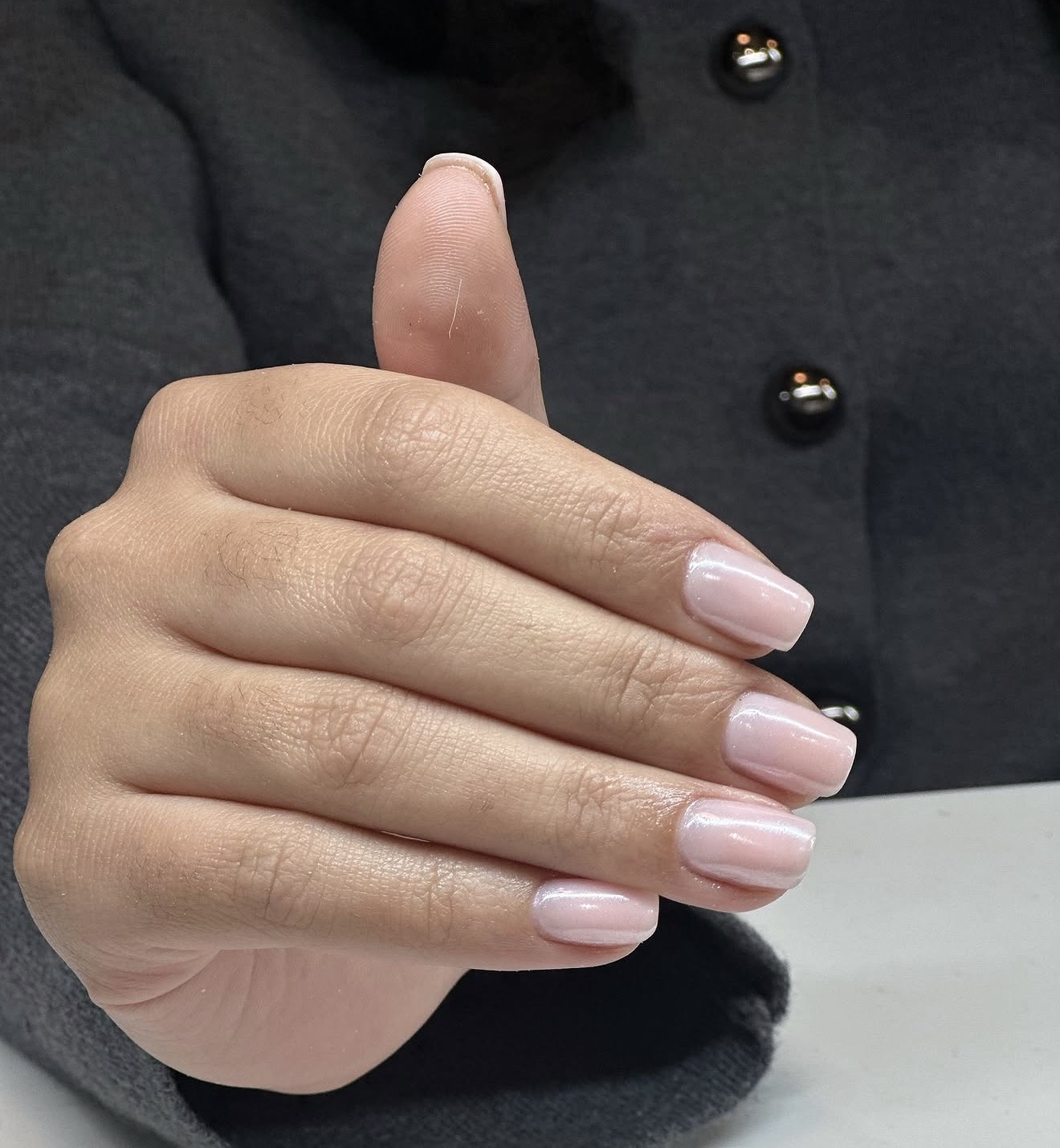 Natuurlijke zachtroze manicure — JOA Nails Amsterdam